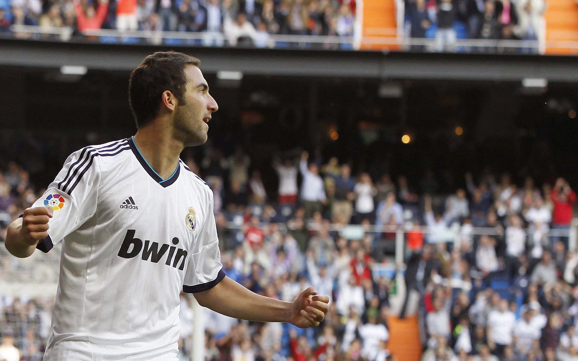 开云中国官网-德甲拼搏精神：攀登冠军的每一步都充满激情，德甲扑救榜